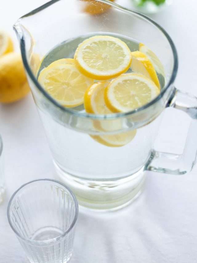 cropped lemon water.jpg