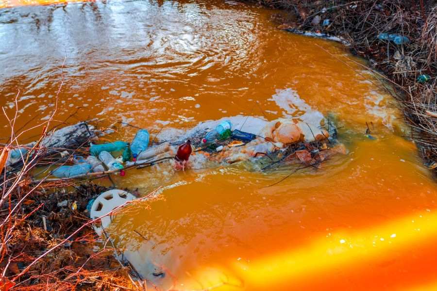 30+ Heartbreaking Water pollution images 22 water pollution image 21