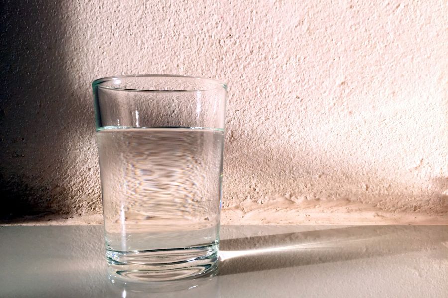 What is the color of water? 2 colour less water